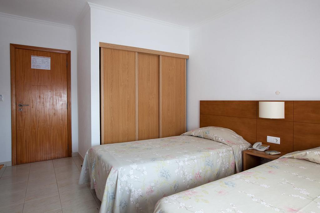 Hotel Solmar Calheta  객실 사진