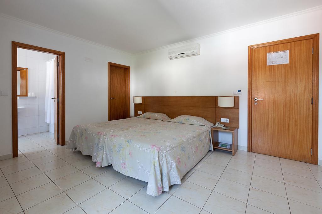 Hotel Solmar Calheta  객실 사진